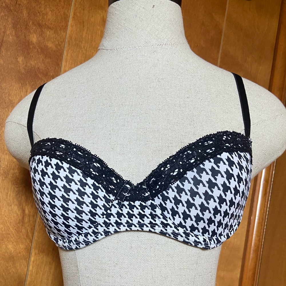 Bra - Picture 1 of 5